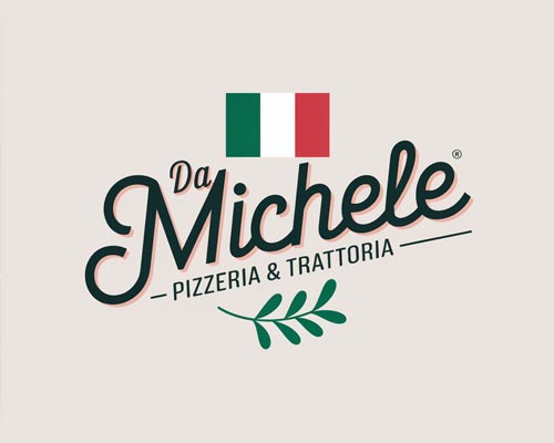 Logo für Da Michele Pizzeria & Trattoria mit Corporate Design-Elementen: eine italienische Flagge über dem Namen und ein grüner Olivenzweig darunter, alles auf hellem Hintergrund.
